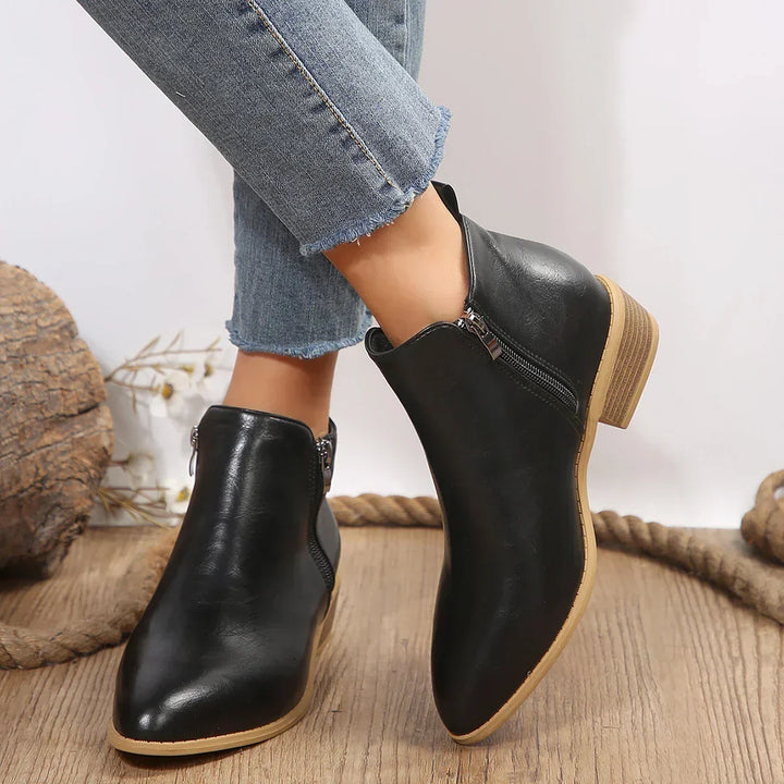 Xyra | Orthopedic Boots