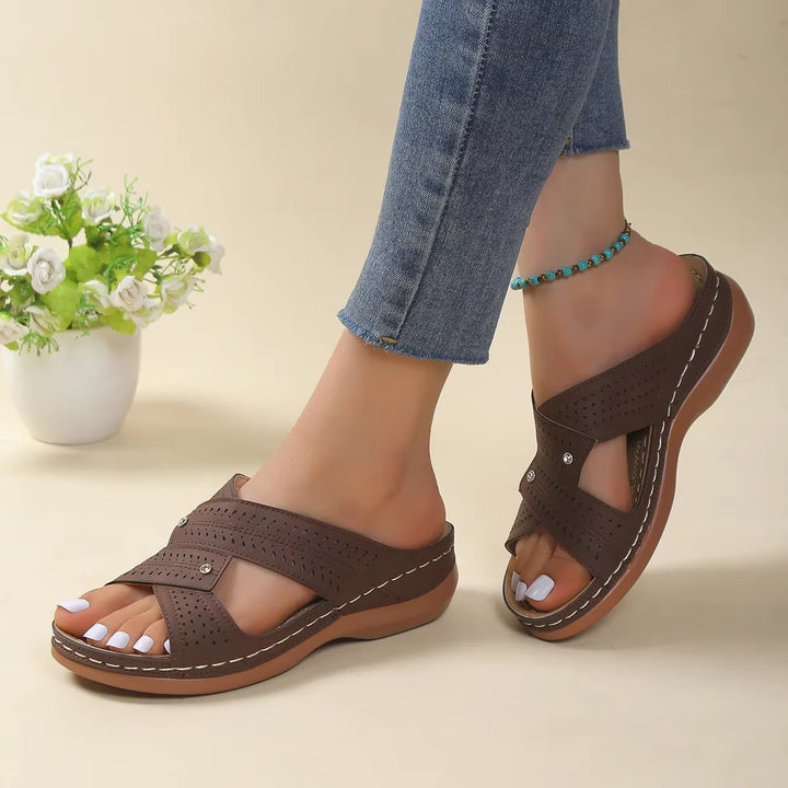 TESS | ORTHOPEDIC CROSSOVER STRAP SANDALS